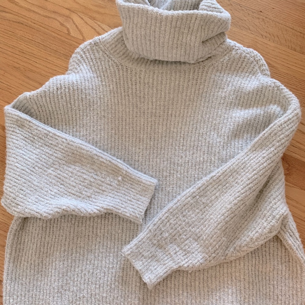 ZARA Light Gray Knit Sweater